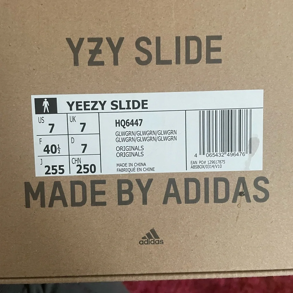 EUC sz 7 adidas YZY Yeezy Slides Glow Green